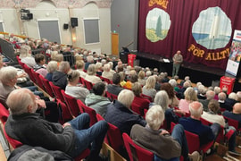 Succéartad föreläsning av Claes Elfsberg i Skoghalls Folkets Hus