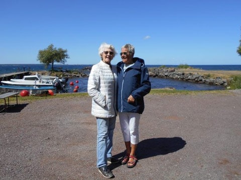 210845