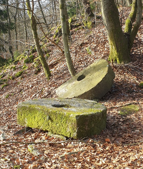 445740