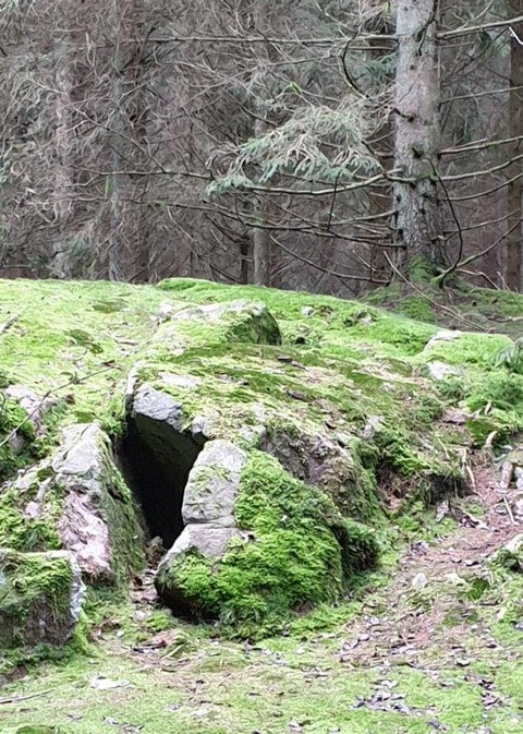 307570