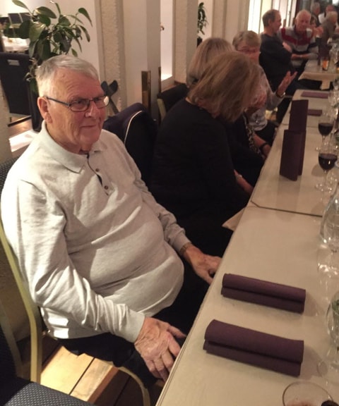 367488