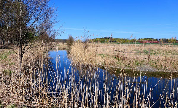 Edsån med Antuna gård. Foto L Bergström