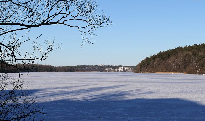 Fridshyddan mot Rotebro. Foto L Bergström
