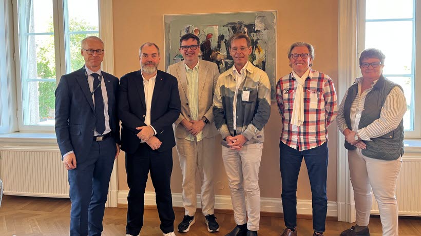 Ett nationellt vaccinationsprogramEtt nationellt vaccinationsprogram för äldre är något SPF Seniorerna länge har krävt. För att driva frågan framåt har SPF Seniorerna, tillsammans med bland andra branschorganisationen Lif, uppvaktat riksdagens social