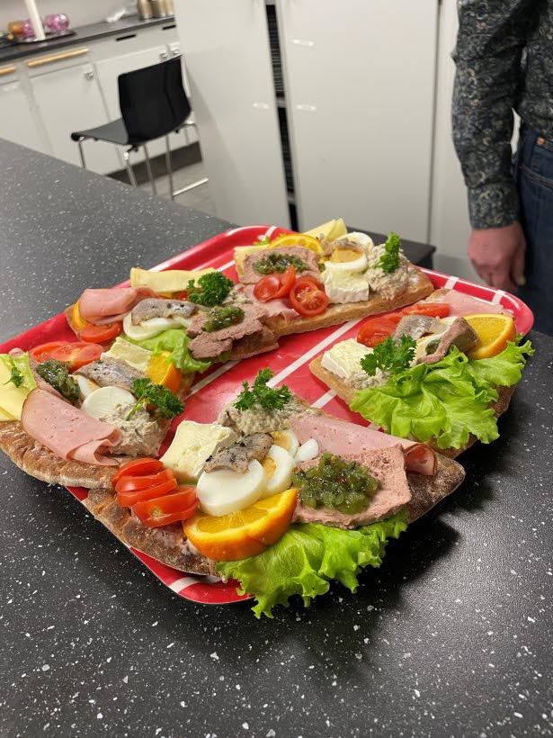 Det bjöds på läckra smörgåsar
