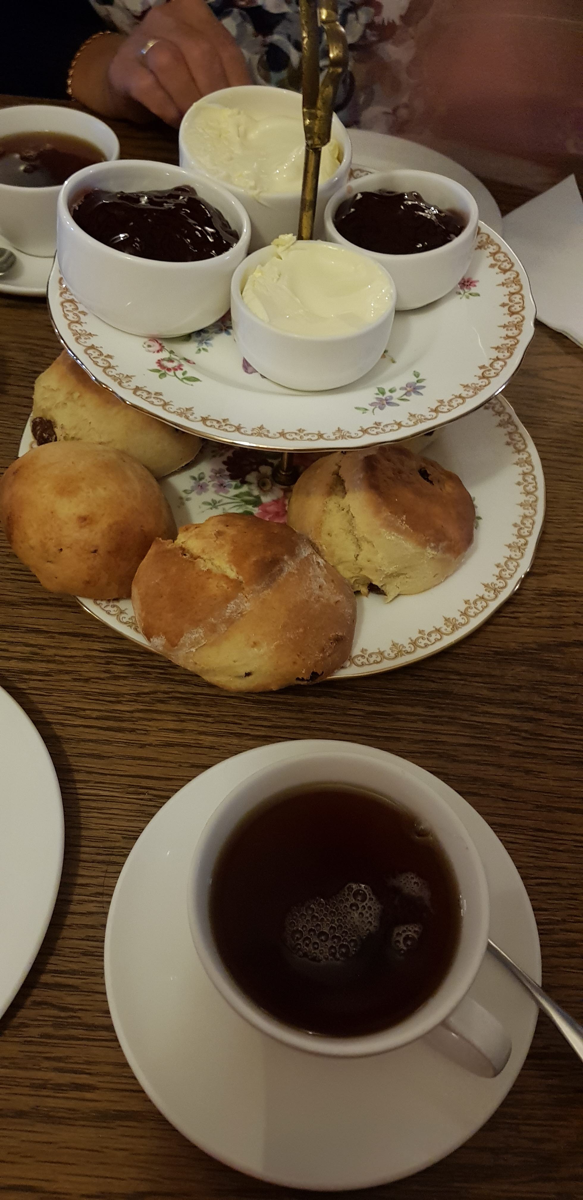 Cream tea i .....