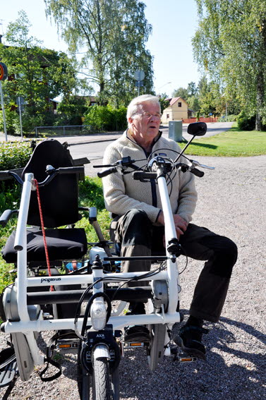 Per Hanses kom förbi och visade den cykel han och hans dotter Hilda  brukar cykla tillsammans på, allt för att Hilda ska kunna röra sig och få  motion