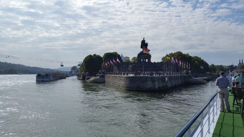 Deutches Eck i Koblenz där Rhen möter Mosel