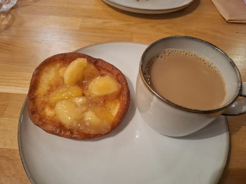Aeröpannkakor med äppelmos., mums till kaffet
