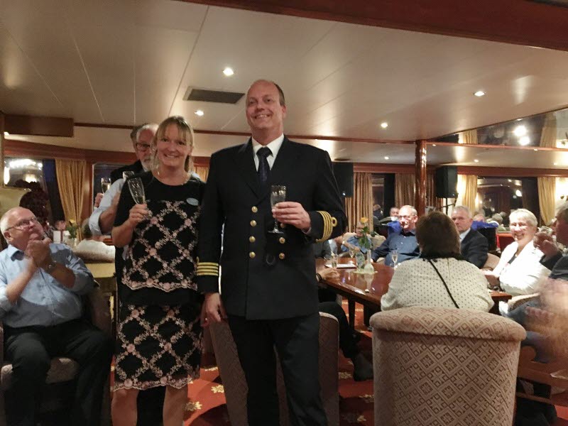 Festlig avskedsmiddag på MS Rigoletto med Kaptenen och vår guide Malin