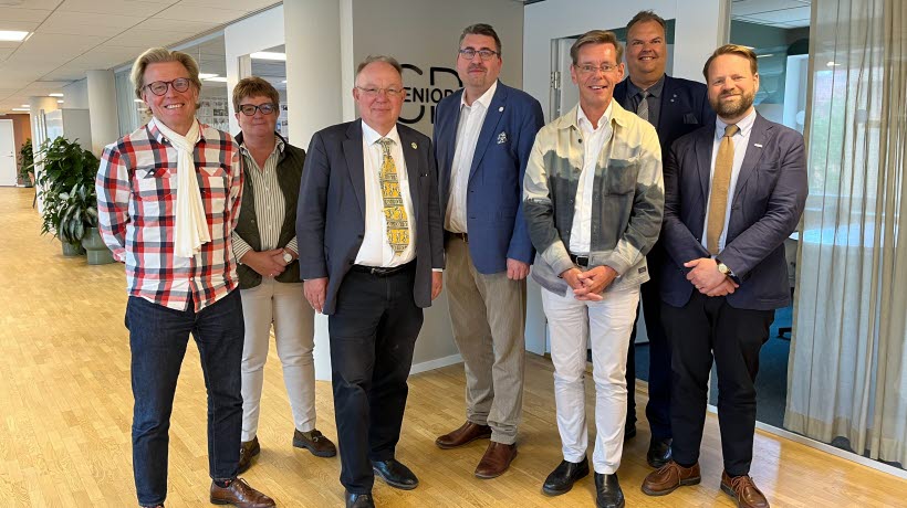 Från vänster: Bengt Mattson Lif, Erica Carlsson Lif Vaccin, Anders Ekengren (L), Christian Lindefjärd (SD), Peter Sikström SPF Seniorerna, Dan Hovskär (KD), Joel Stade PRO